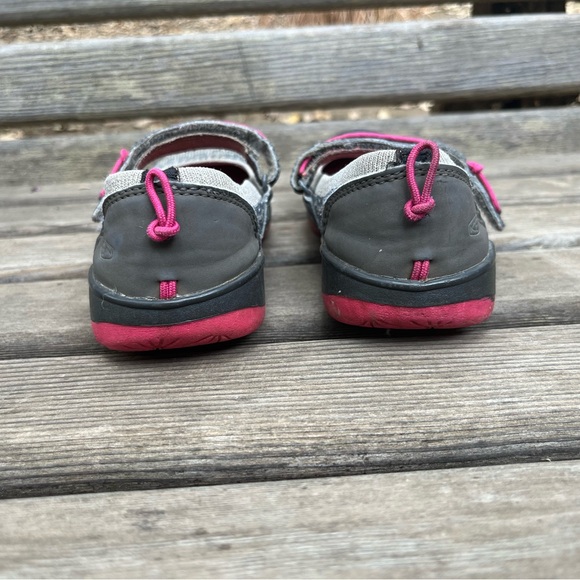 Girls KEEN moxie sandals in size 12 - Picture 4 of 8